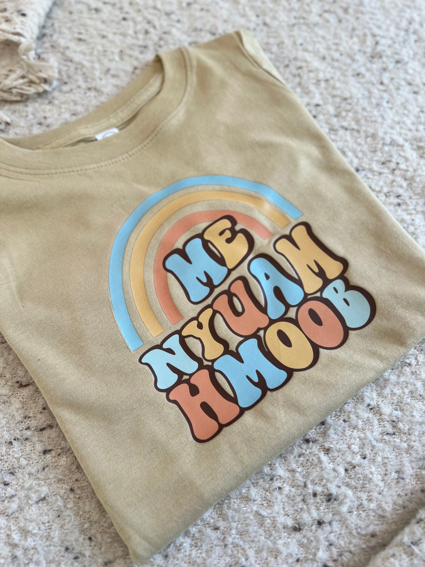 Me Nyuam Hmoob Retro T-shirt