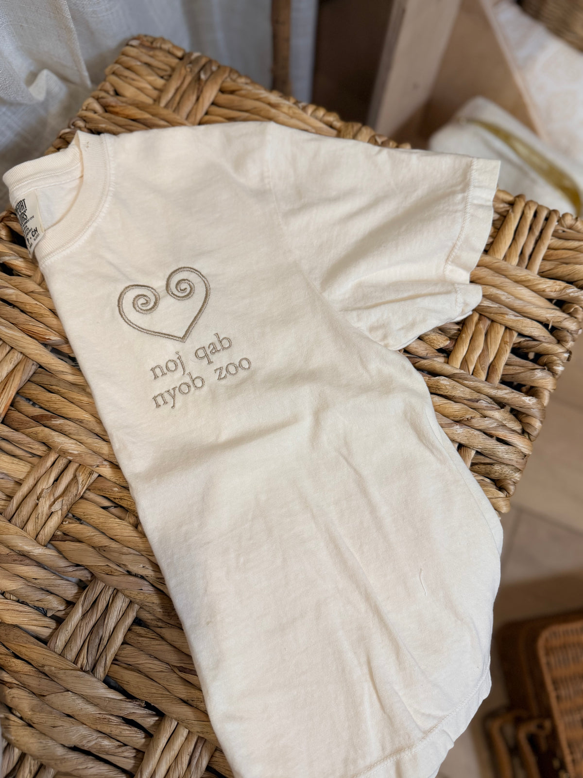 SALE: Hmong Noj Qab Nyob Zoo Boxy Tee (small)