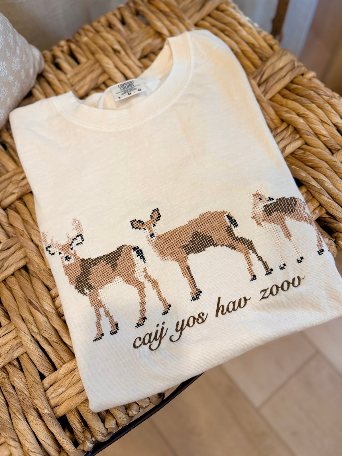 Hmong Hunting Caij Yos Hav Zoov Tee or Sweater