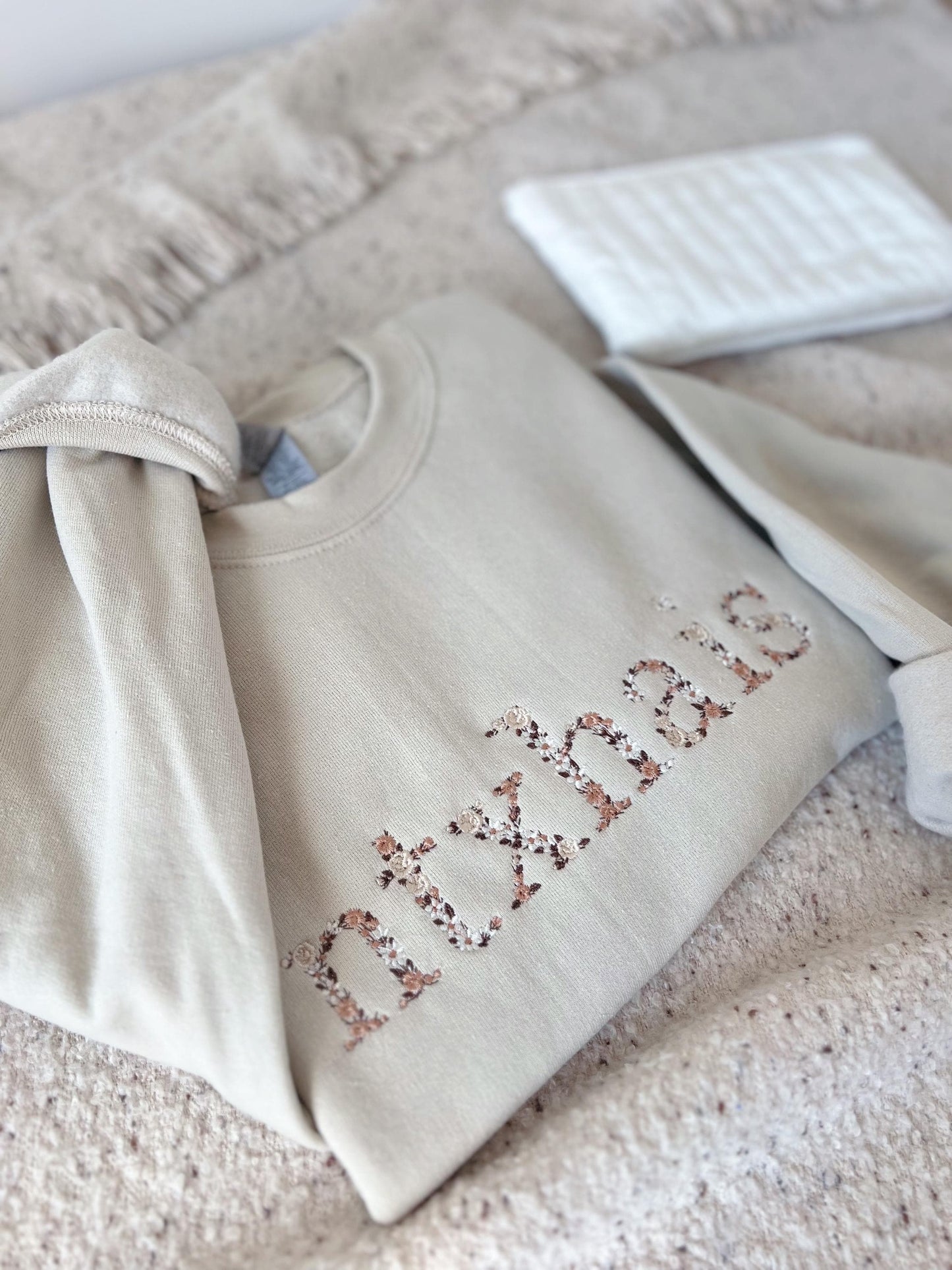 Floral Ntxhais (Daughter) Sweater