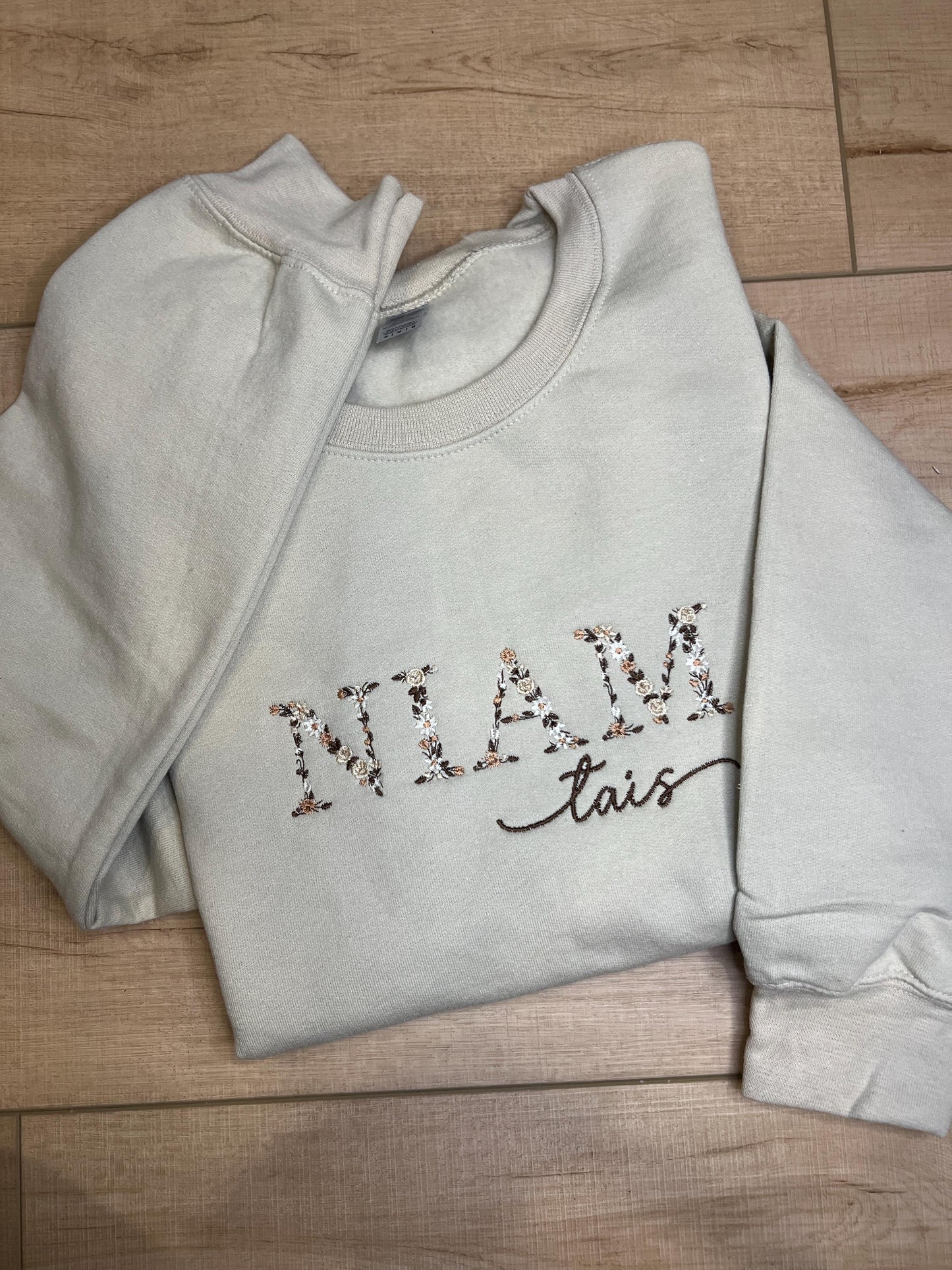 Floral Grandma/Niam Tais Sweater