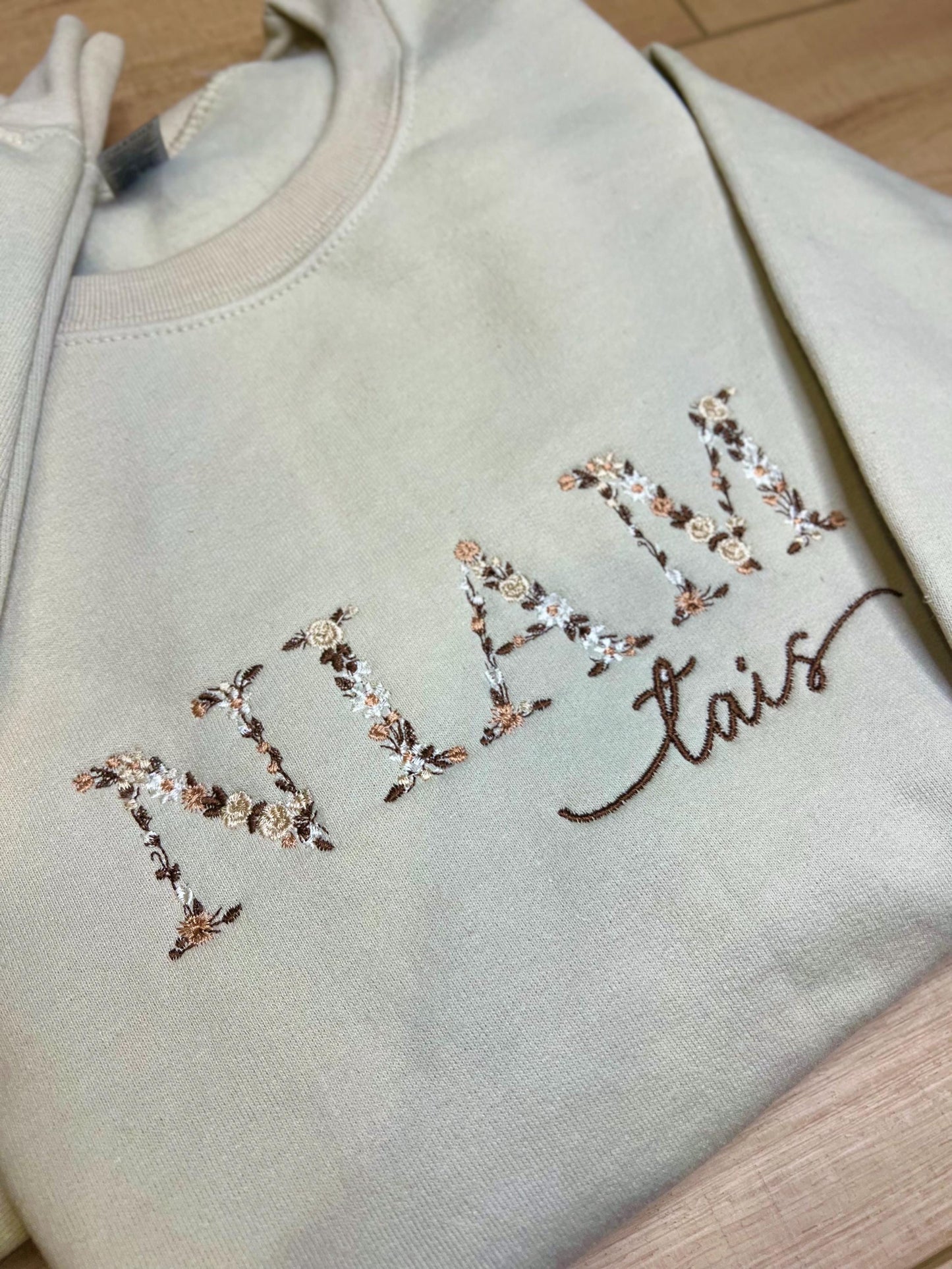Floral Grandma/Niam Tais Sweater