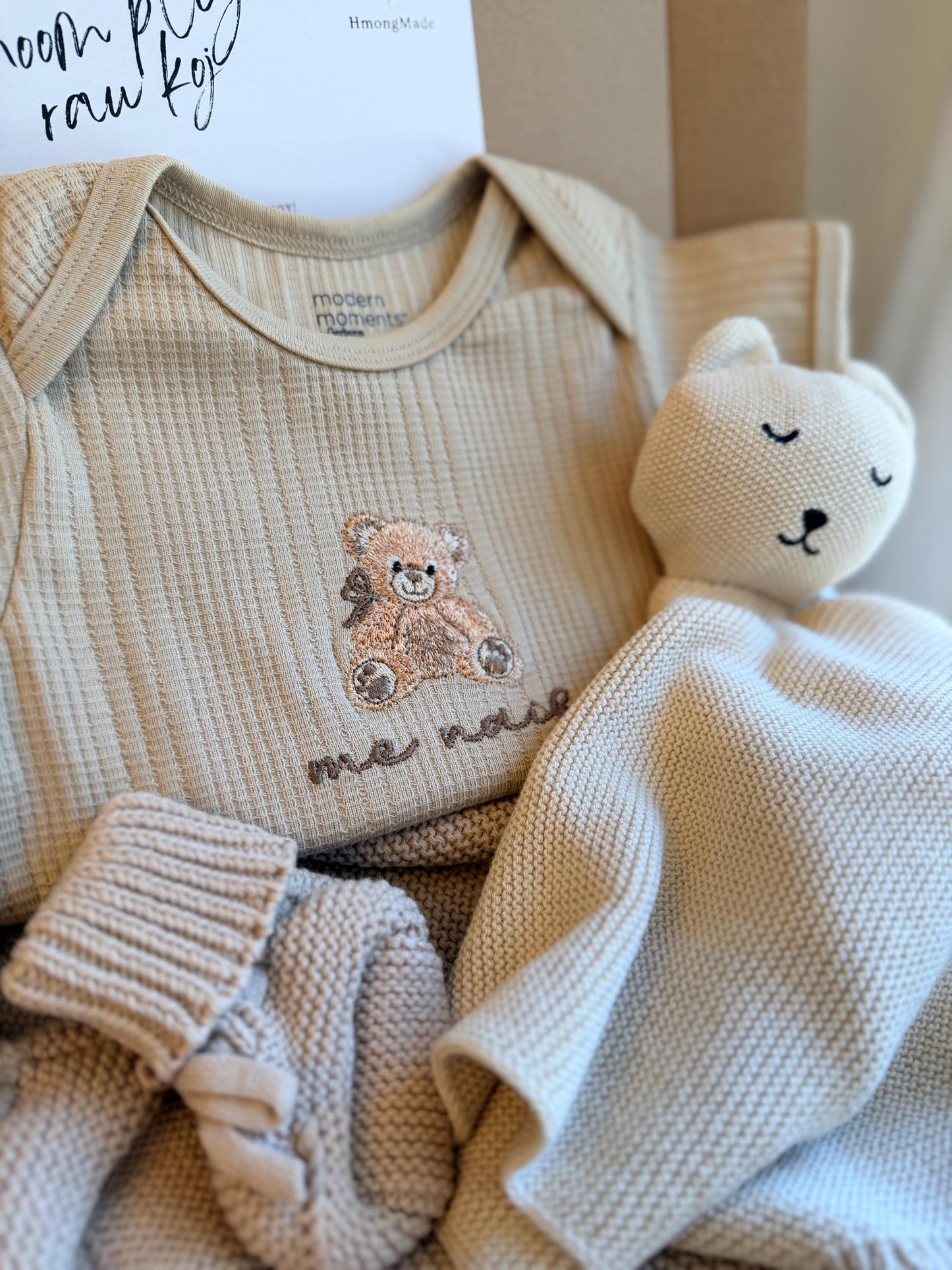 Personalizable Me Naib/Baby Bear Hmong Gift Box