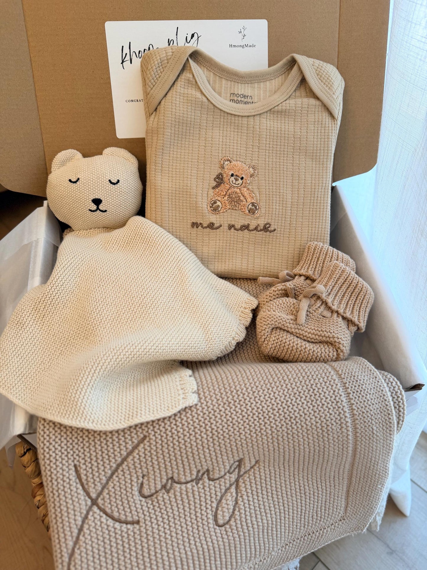 Personalizable Me Naib/Baby Bear Hmong Gift Box