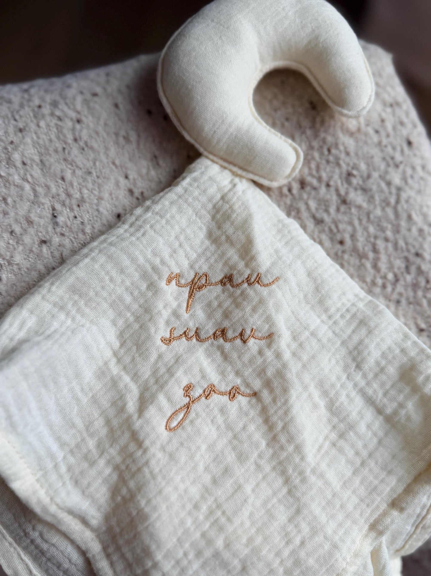Moon Cuddle Cloth – Sweet Dreams - Npau Suav Zoo