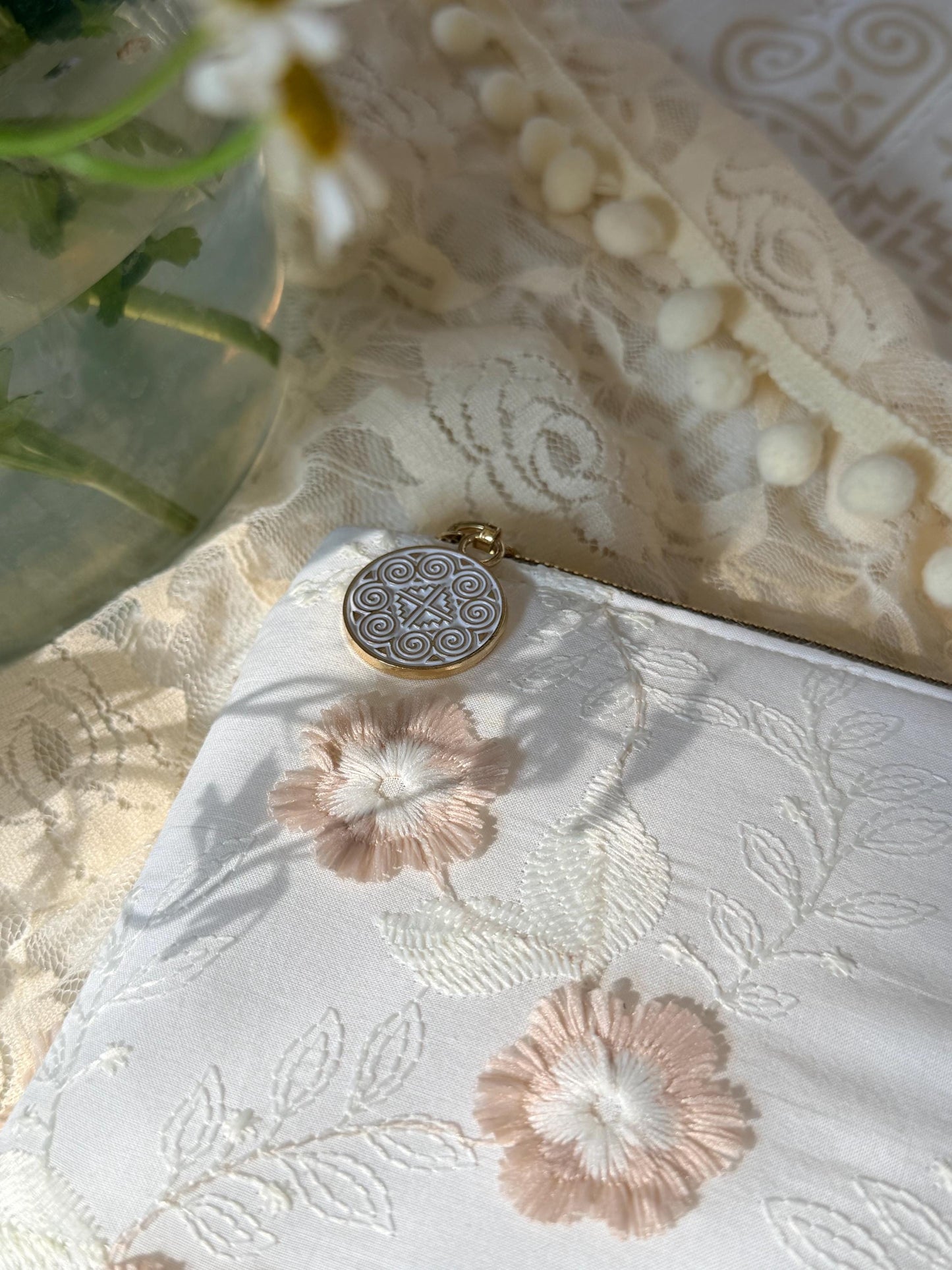 Wedding Flat Pouch: Hmong Zipper Pull or Classic Zipper Pull (Beige Flowers)