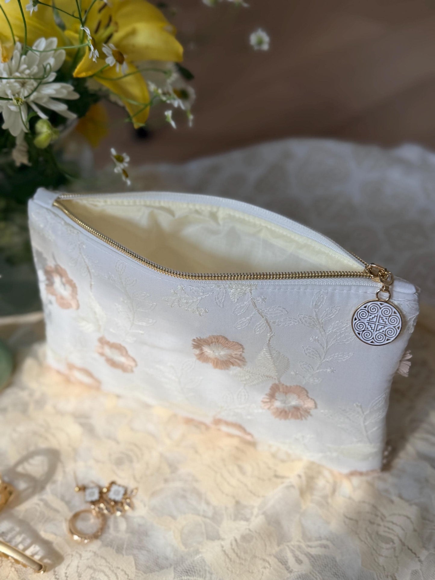 Wedding Flat Pouch: Hmong Zipper Pull or Classic Zipper Pull (Beige Flowers)
